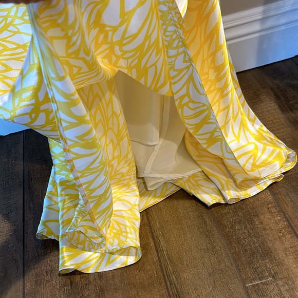 Beautiful yellow and white great Gatsby prom dress. - Picture 5 of 12